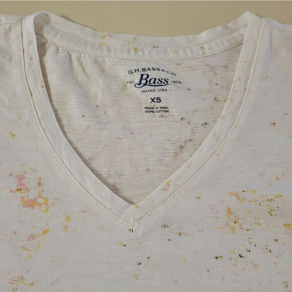 G.H. Bass Women's Ivory Floral V-neck Short Sleeve Tee - Picture 6 of 10